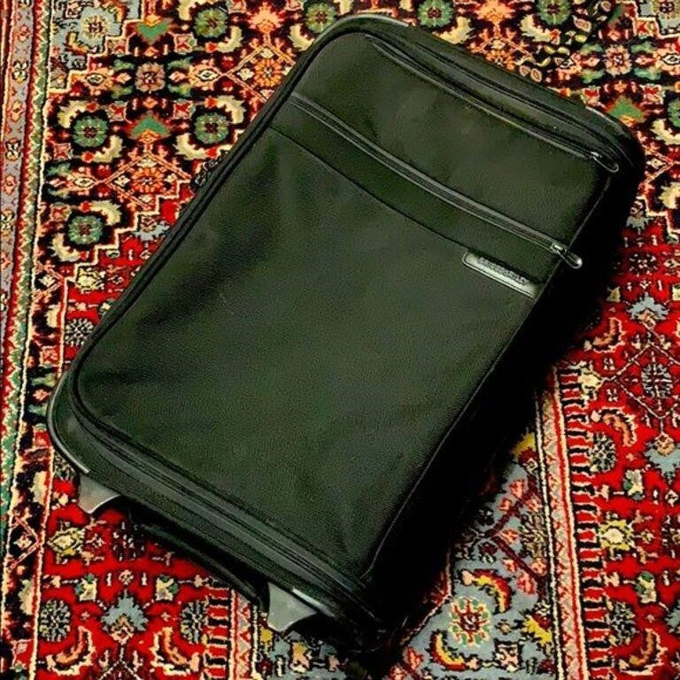 Briggs & Riley 22” blk carryon suitcase good shape