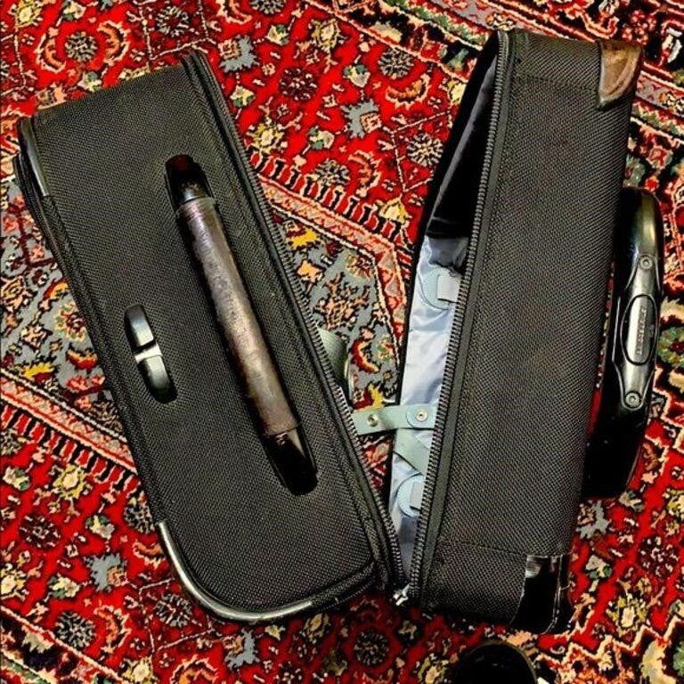 Briggs & Riley 22” blk carryon suitcase good shape