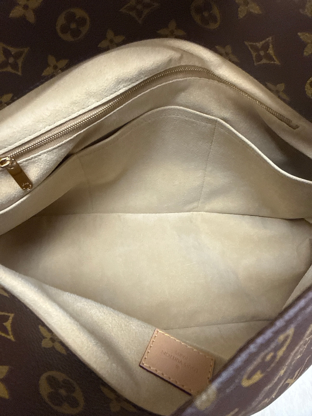Louis Vuitton Monogram Artsy MM