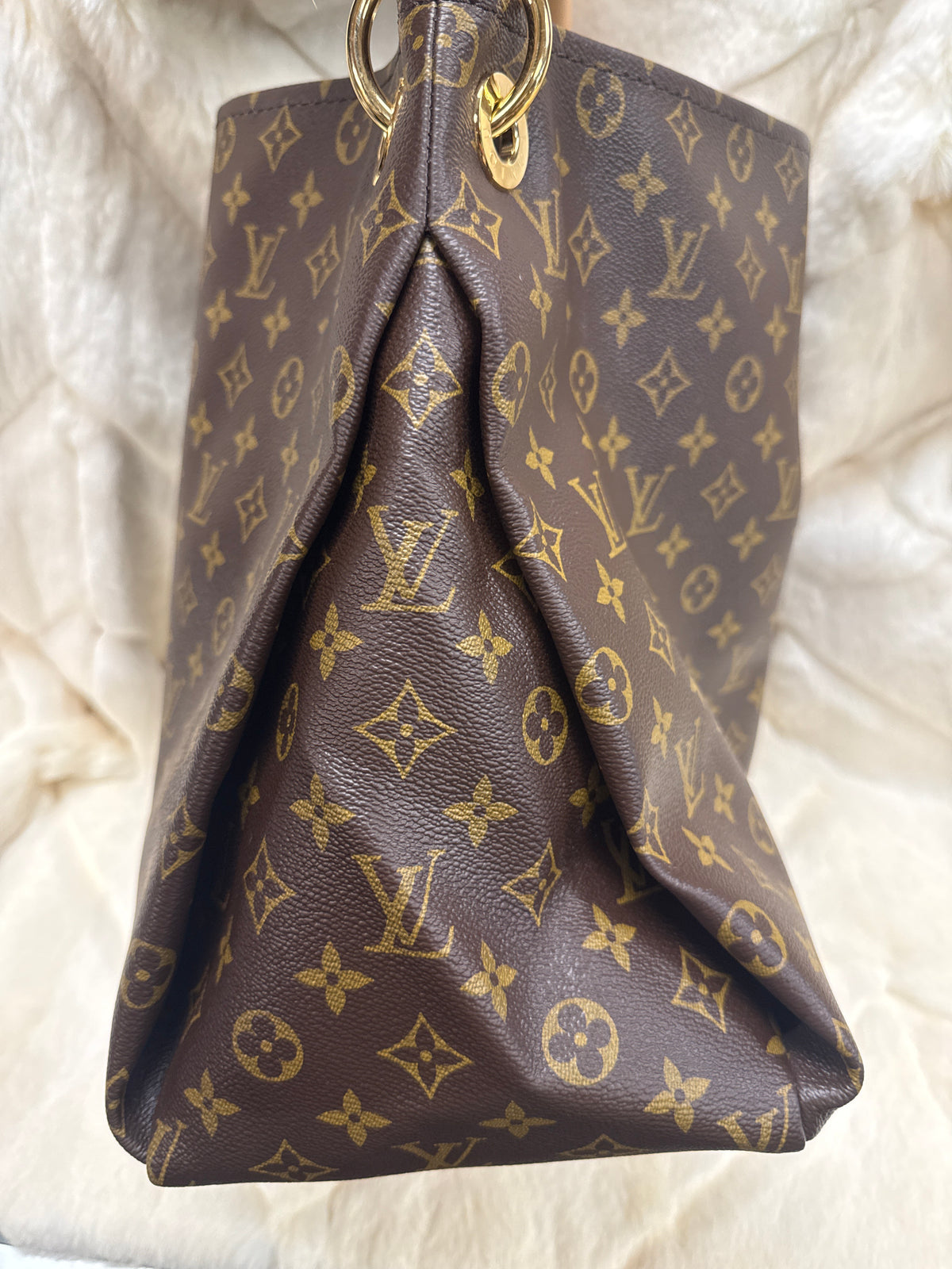 Louis Vuitton Monogram Artsy MM