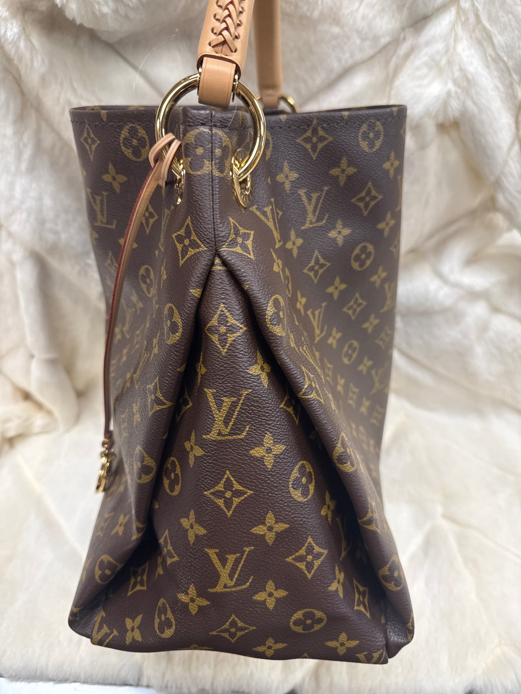 Louis Vuitton Monogram Artsy MM